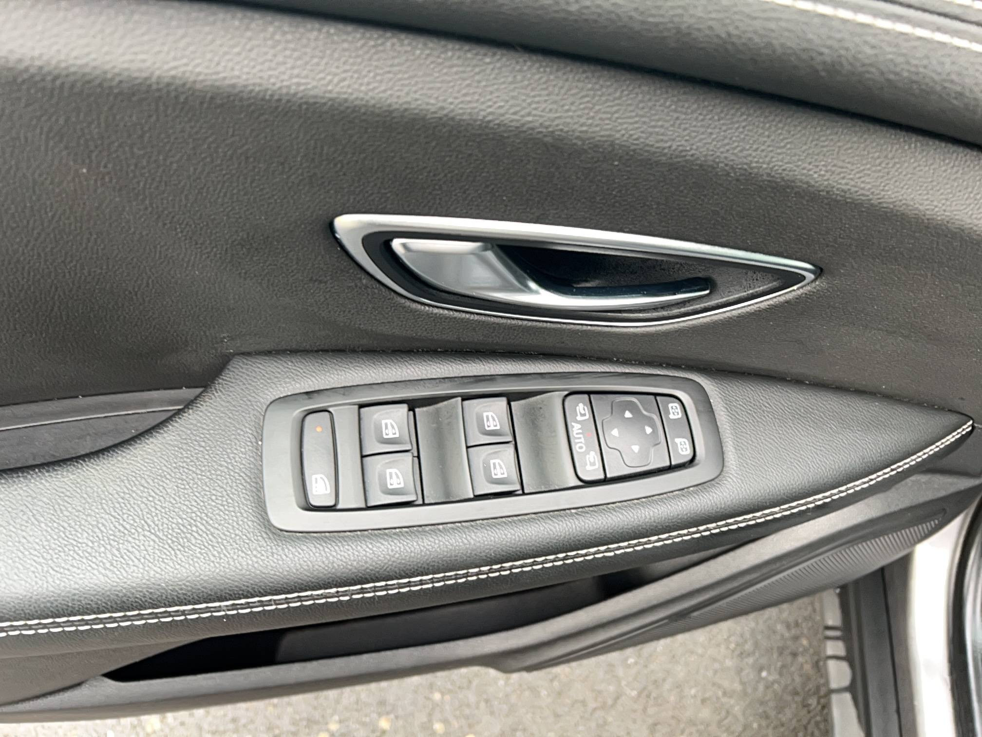 Vente en ligne Renault Scenic 4 Scenic TCe 130 Energy au prix de 12 990 €