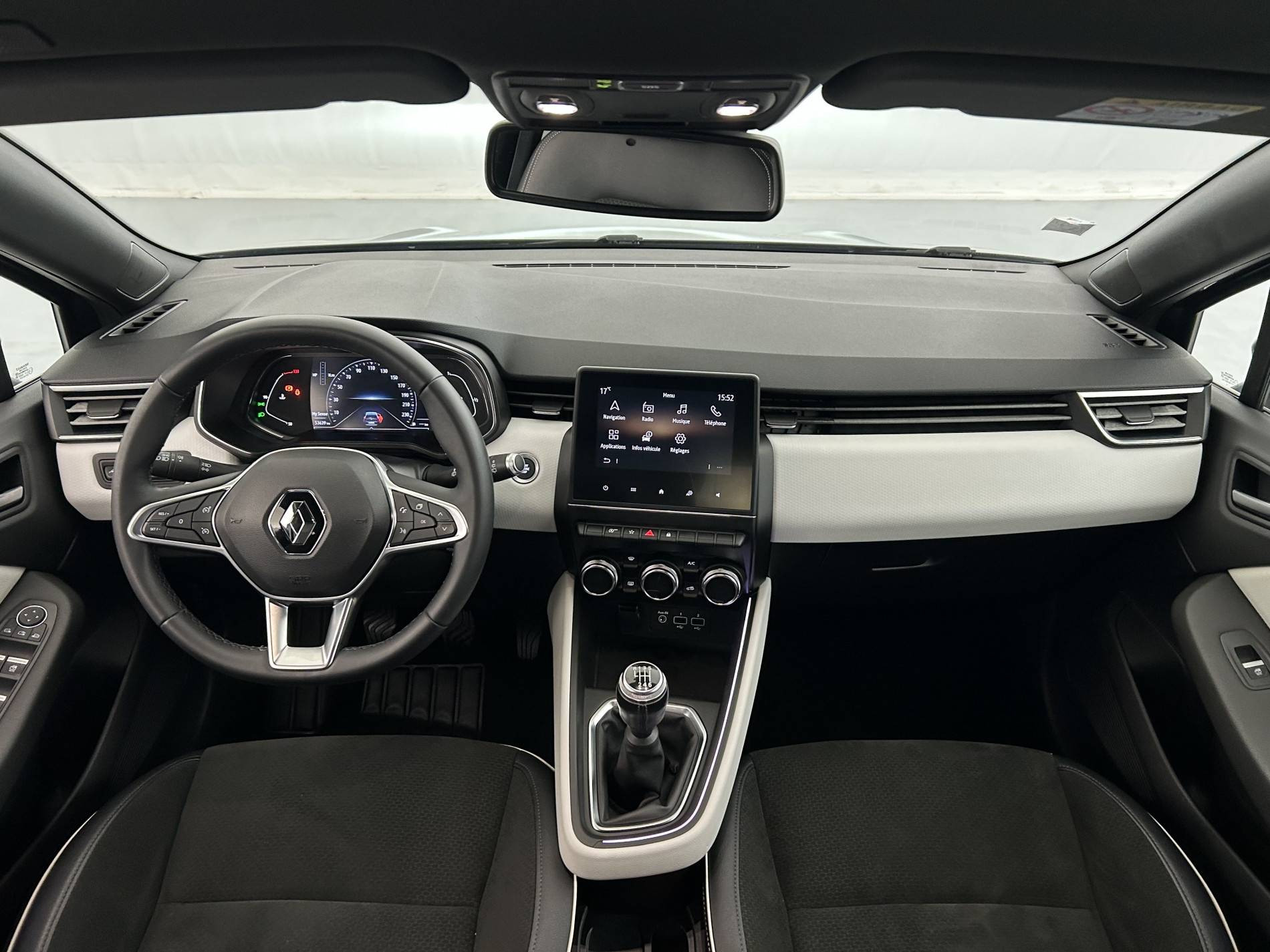 Vente en ligne Renault Clio 5 Clio TCe 90 - 21 au prix de 14 390 €