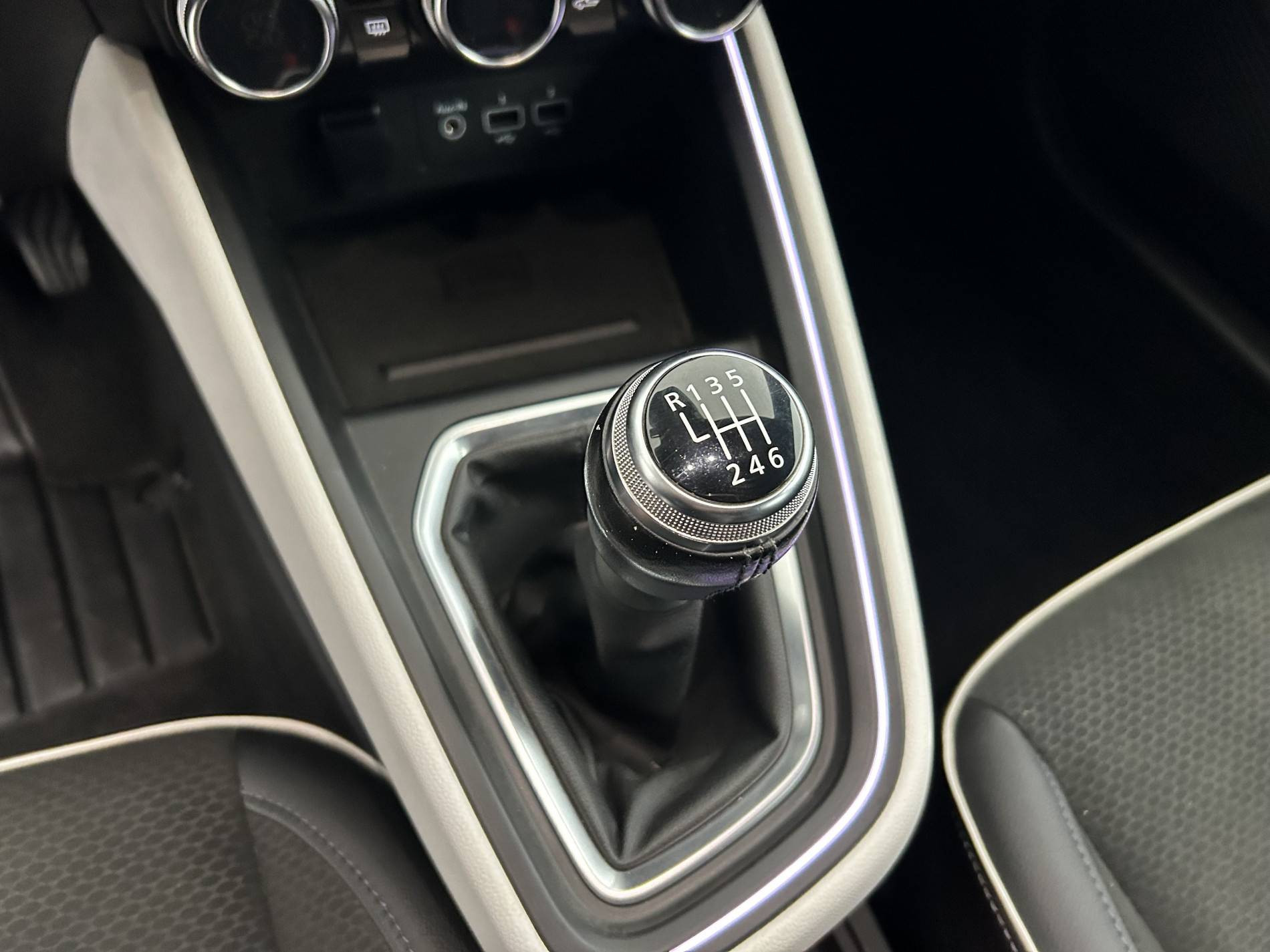 Vente en ligne Renault Clio 5 Clio TCe 90 - 21 au prix de 12 790 €