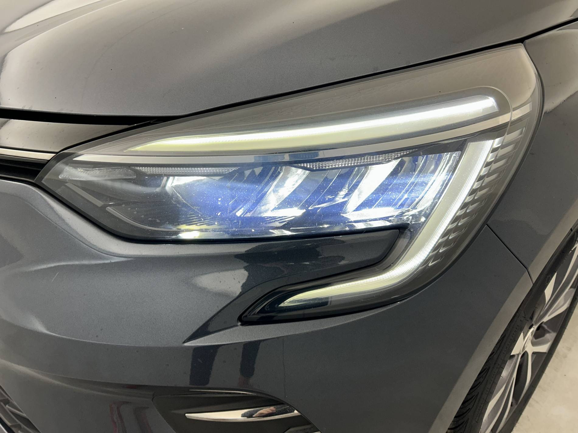 Vente en ligne Renault Clio 5 Clio TCe 90 - 21 au prix de 12 790 €