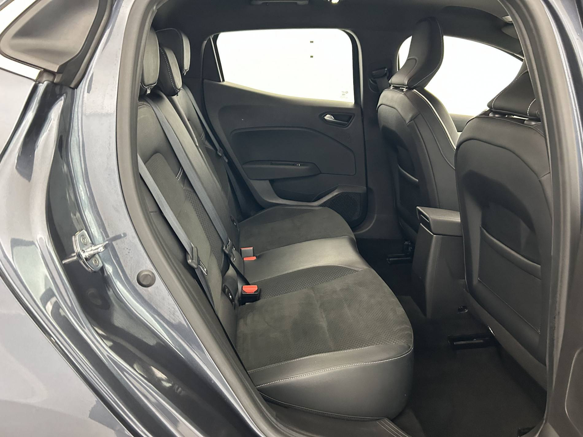 Vente en ligne Renault Clio 5 Clio TCe 90 - 21 au prix de 14 390 €