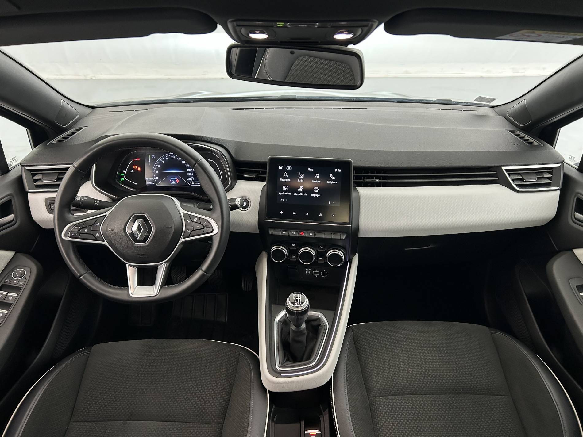 Vente en ligne Renault Clio 5 Clio TCe 90 - 21 au prix de 12 790 €