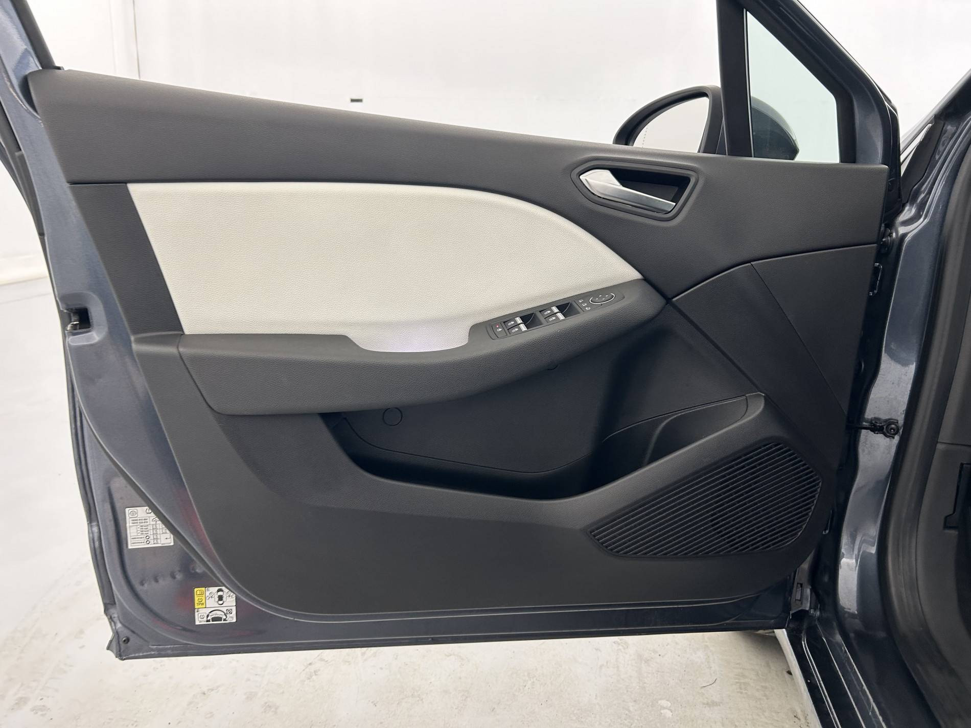 Vente en ligne Renault Clio 5 Clio TCe 90 - 21 au prix de 14 390 €