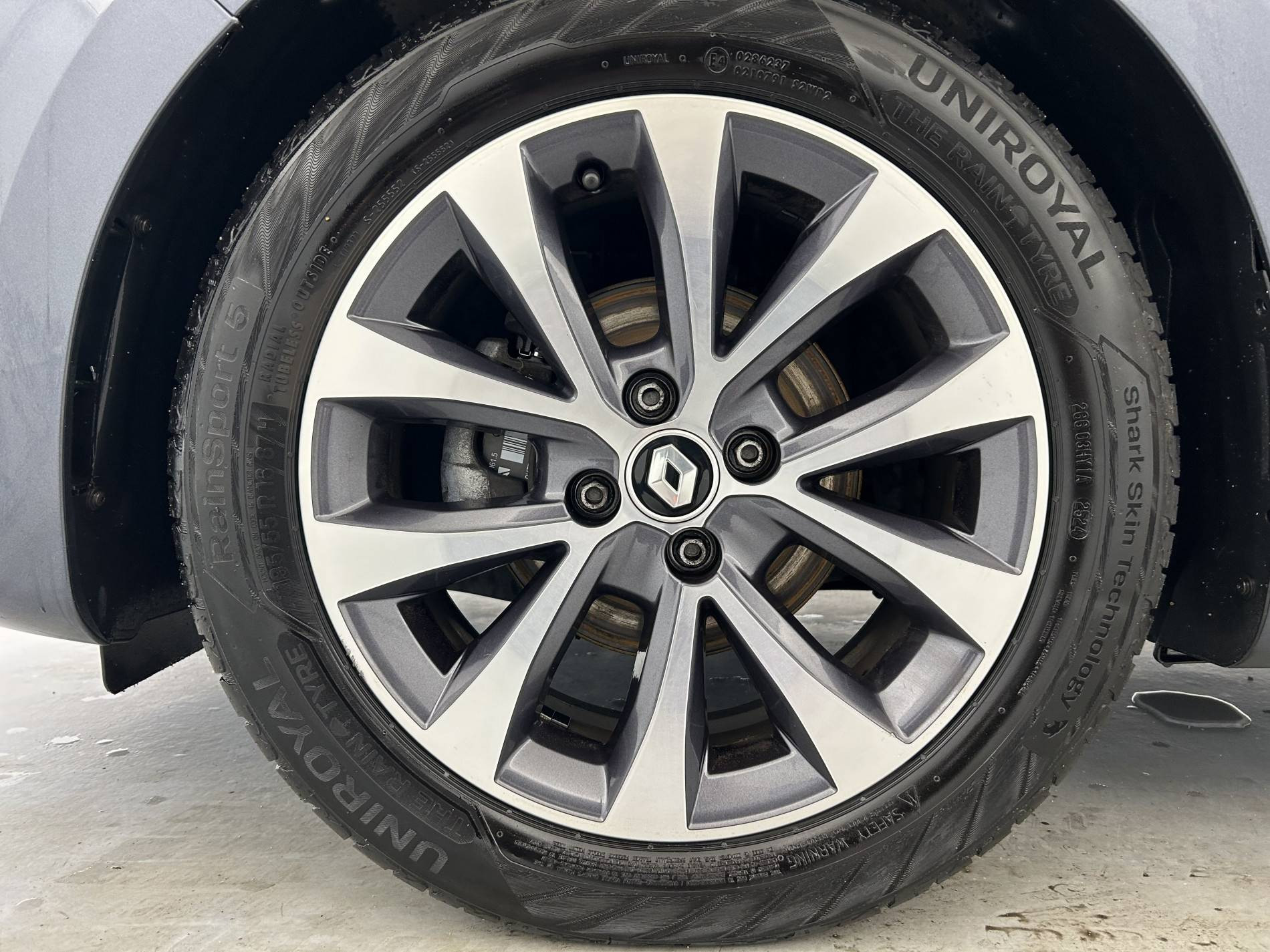 Vente en ligne Renault Clio 5 Clio TCe 90 - 21 au prix de 13 790 €