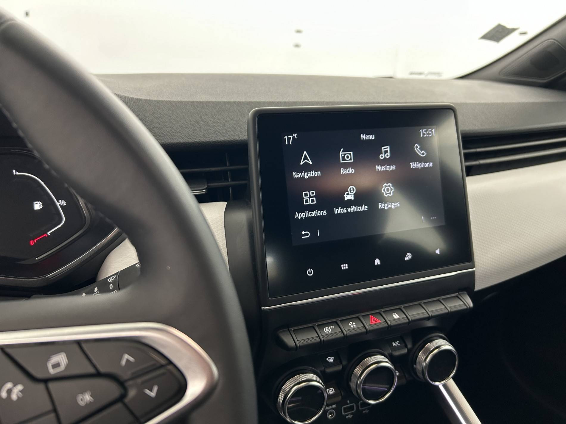 Vente en ligne Renault Clio 5 Clio TCe 90 - 21 au prix de 14 390 €