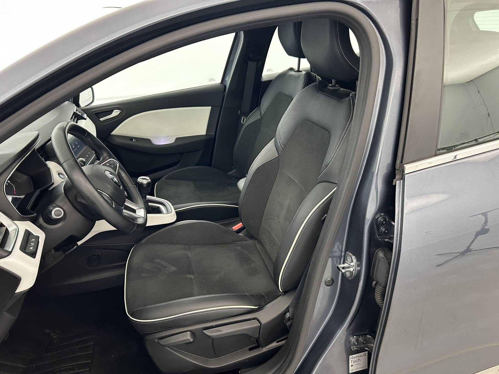 Vente en ligne Renault Clio 5 Clio TCe 90 - 21 au prix de 12 790 €