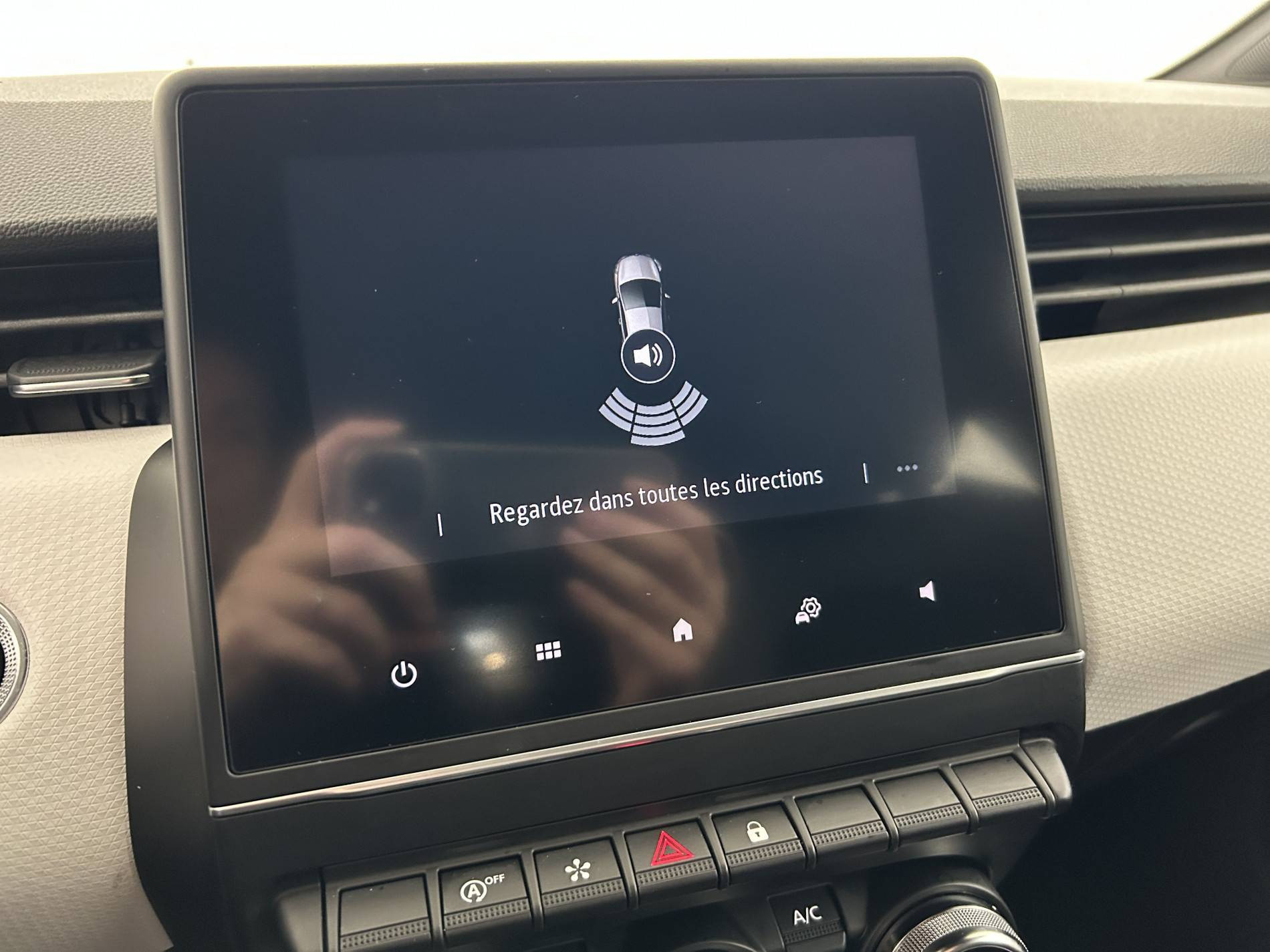 Vente en ligne Renault Clio 5 Clio TCe 90 - 21 au prix de 13 790 €