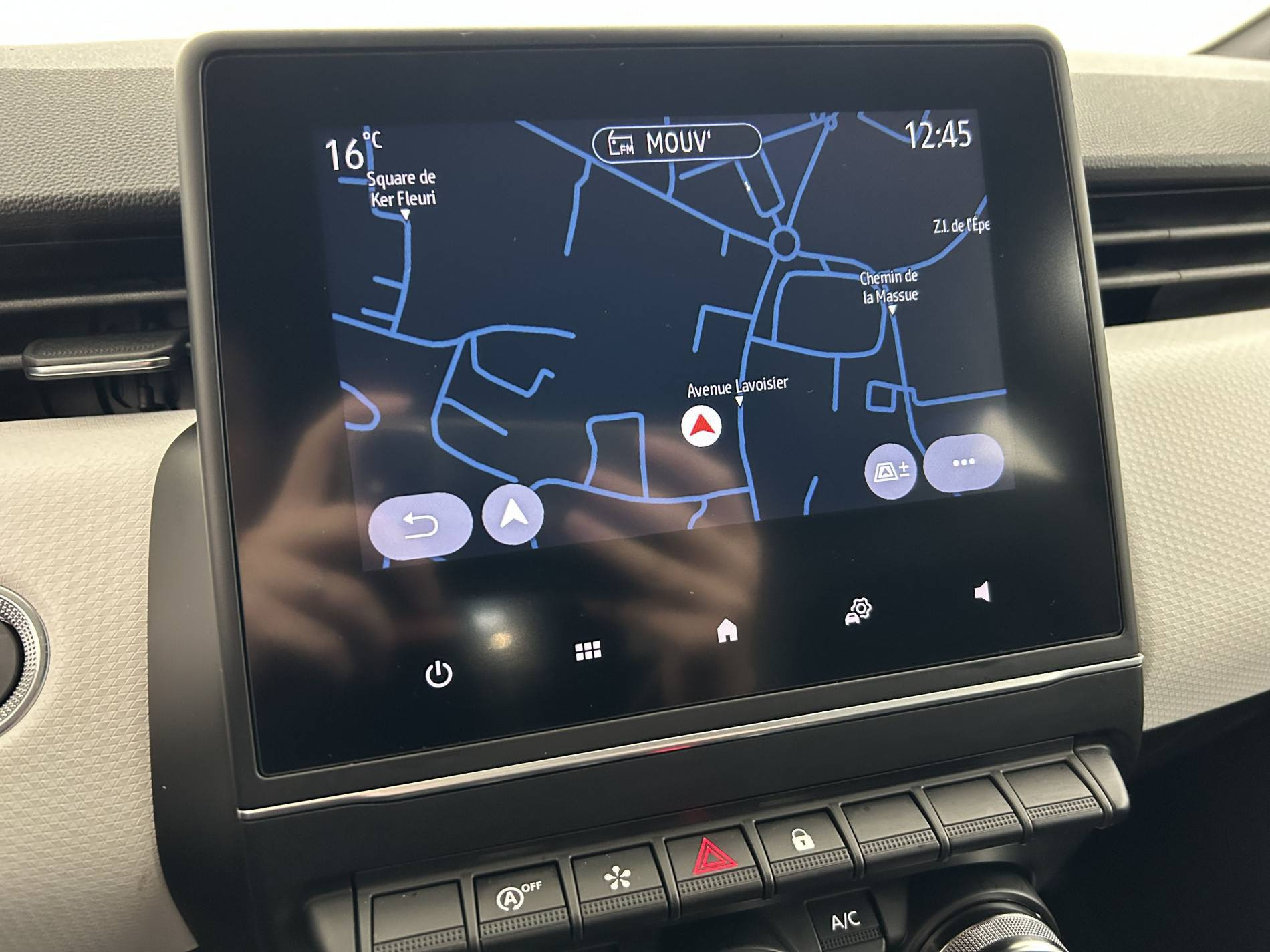 Vente en ligne Renault Clio 5 Clio TCe 90 - 21 au prix de 13 790 €