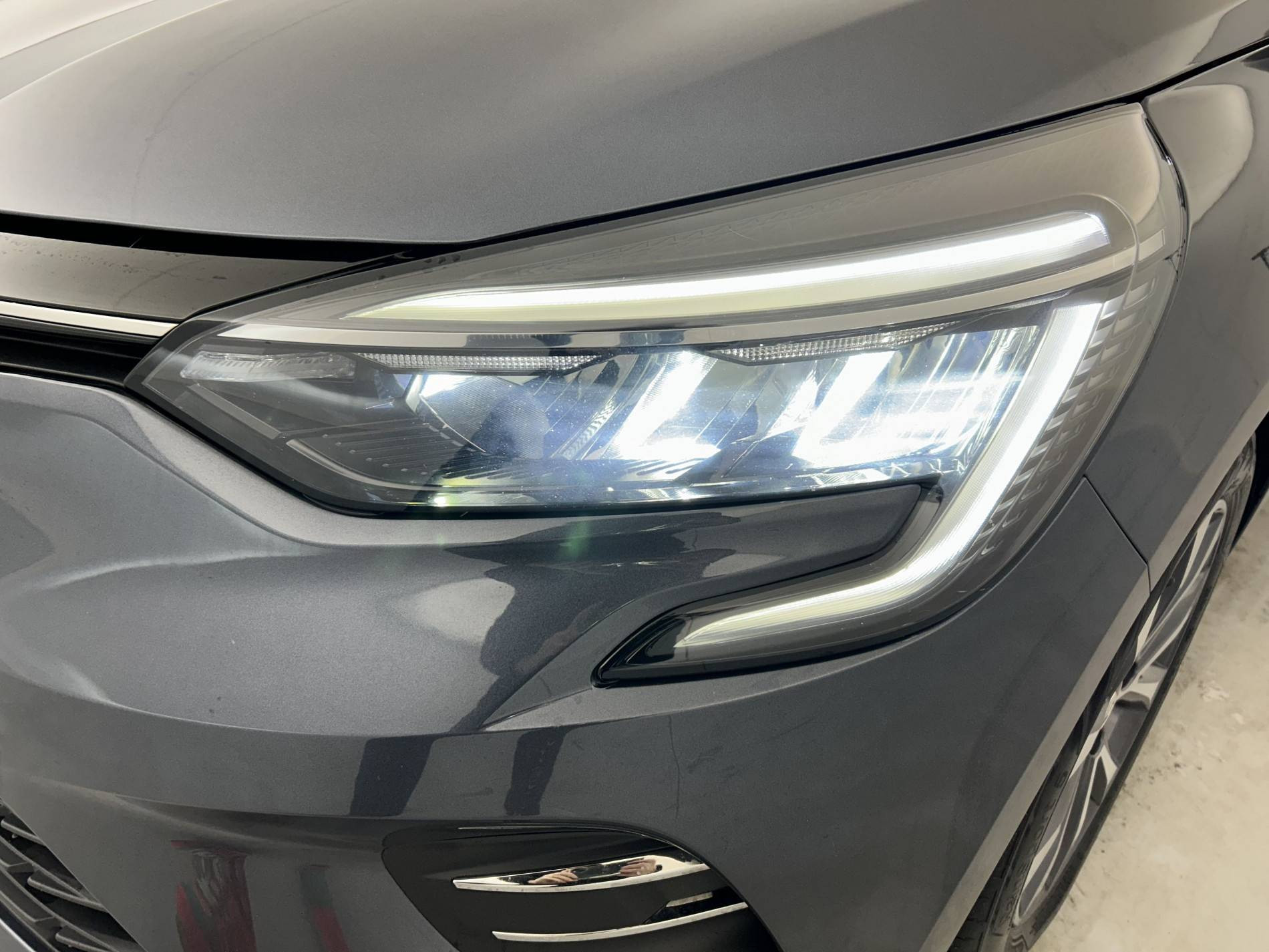 Vente en ligne Renault Clio 5 Clio TCe 90 - 21 au prix de 13 790 €