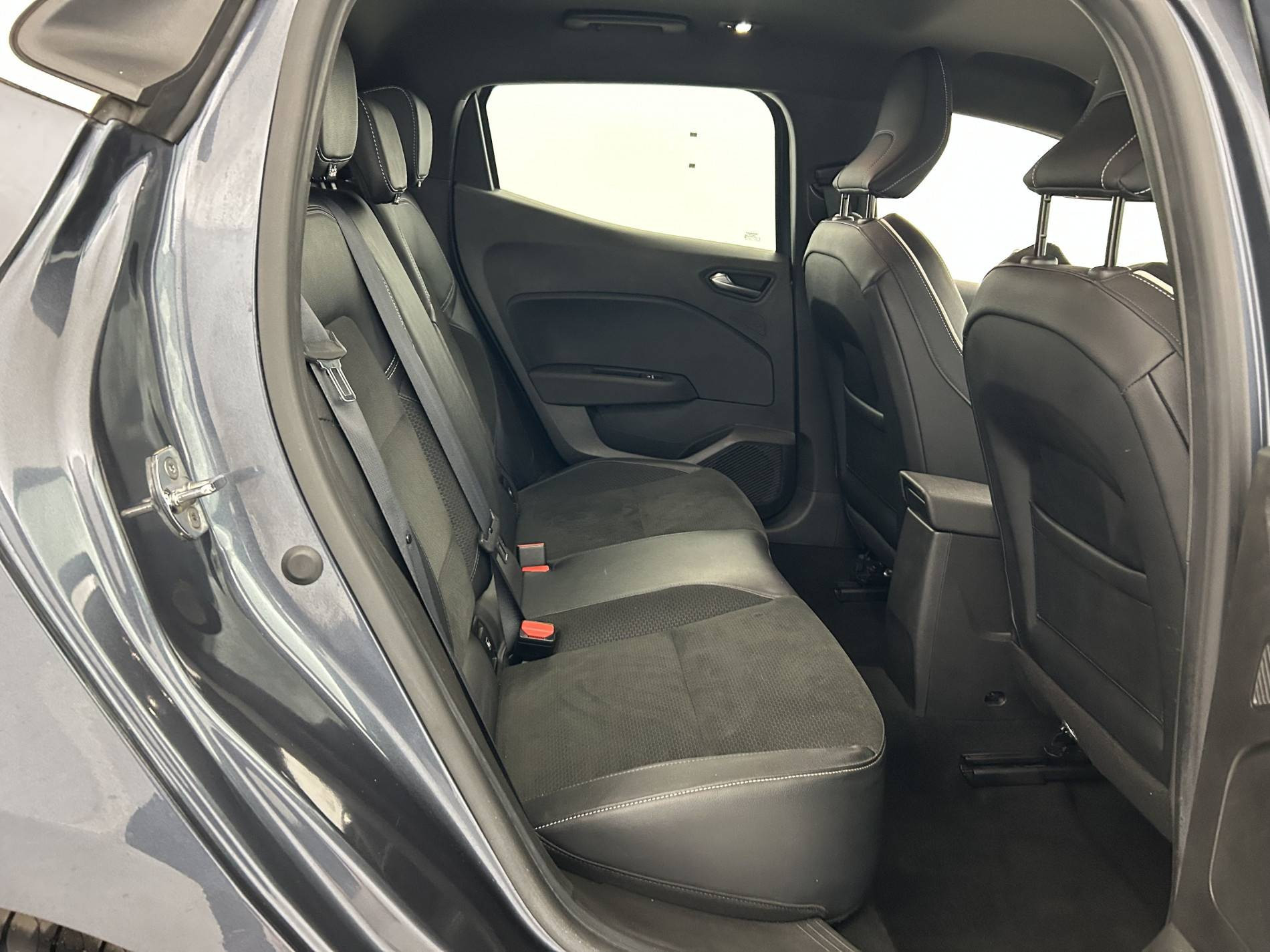 Vente en ligne Renault Clio 5 Clio TCe 90 - 21 au prix de 12 790 €