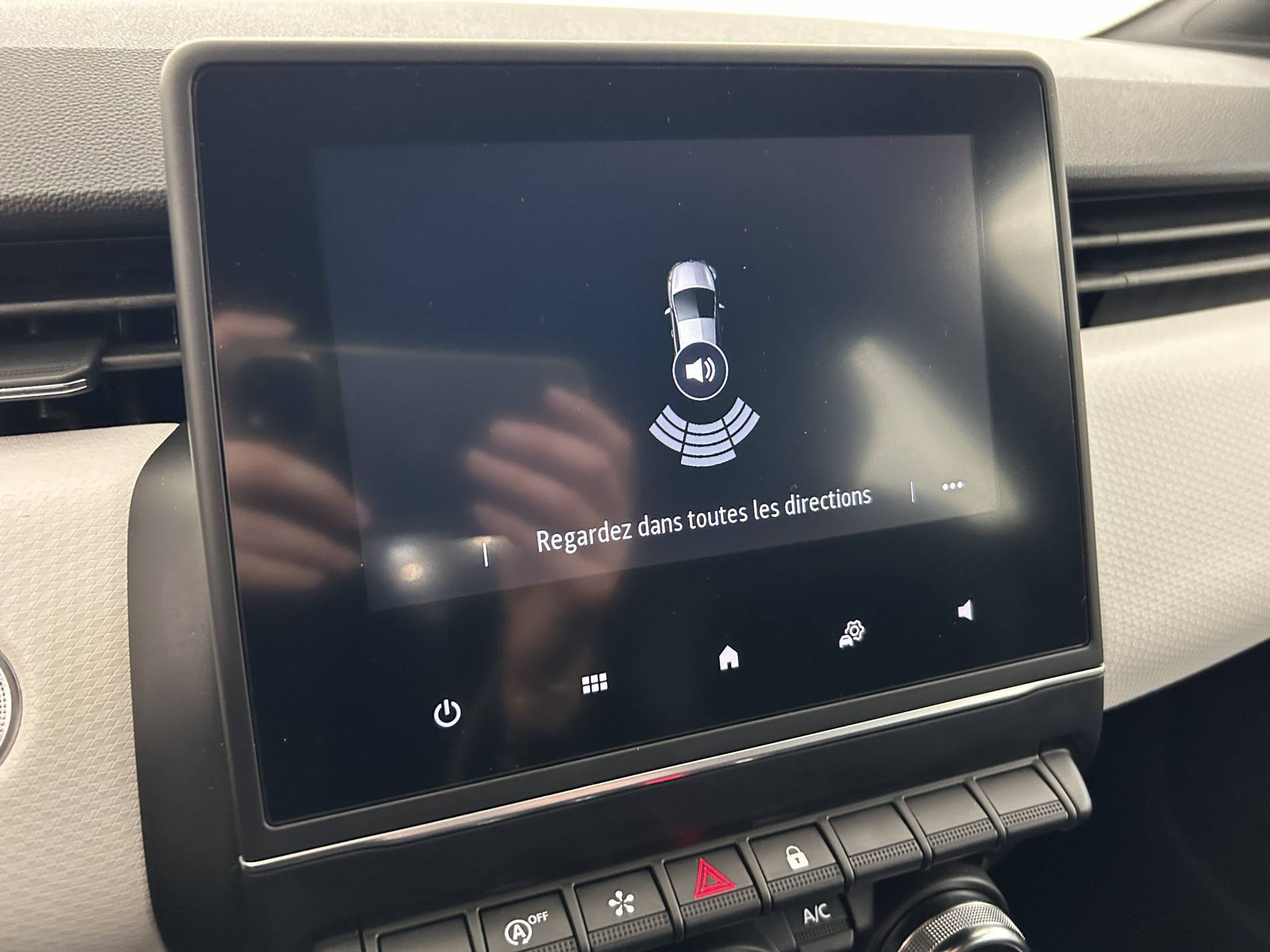 Vente en ligne Renault Clio 5 Clio TCe 90 - 21 au prix de 14 390 €