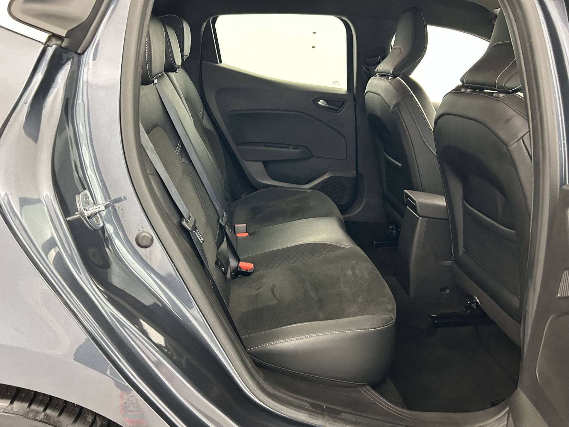 Vente en ligne Renault Clio 5 Clio TCe 90 - 21 au prix de 13 790 €