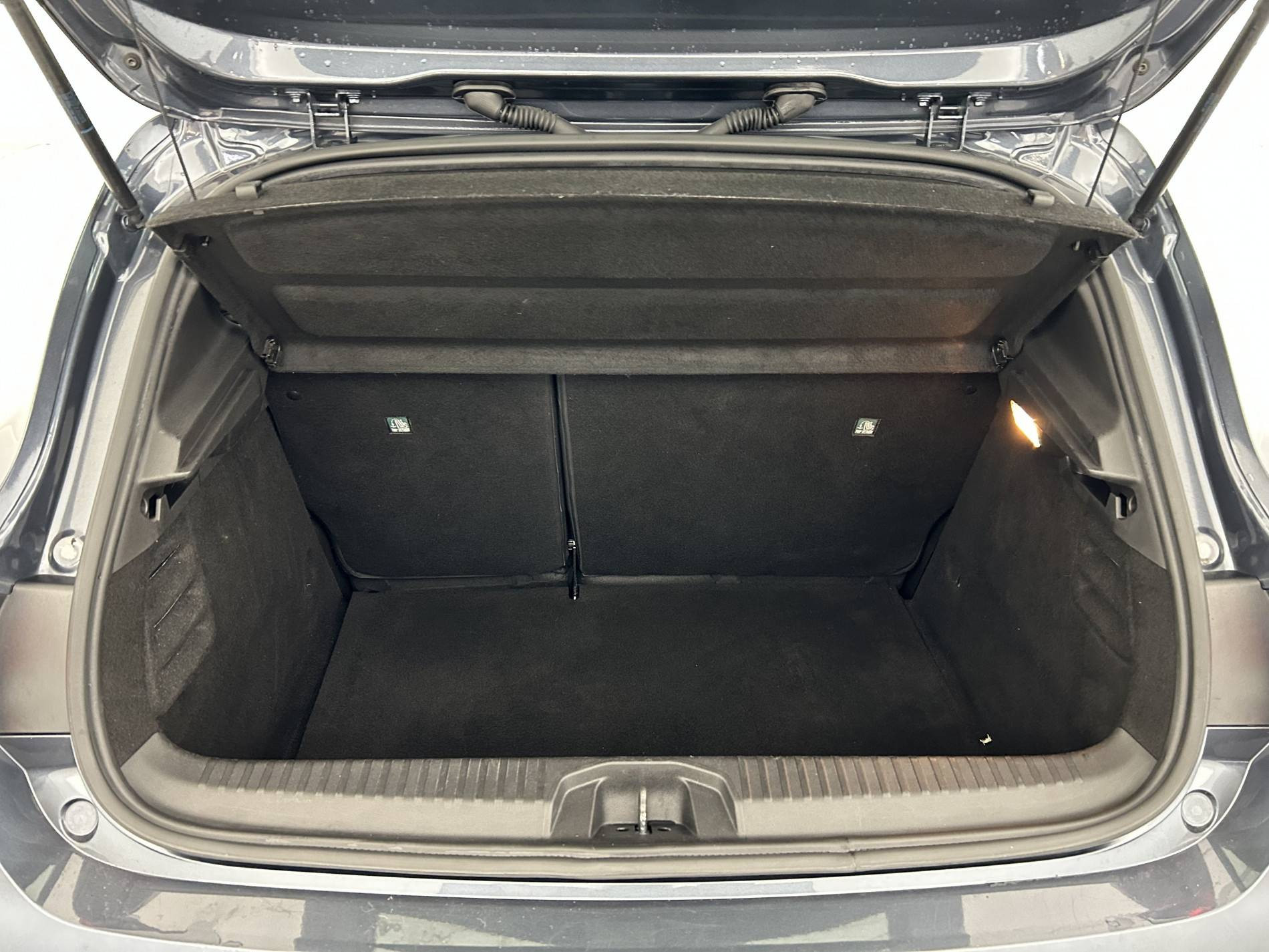 Vente en ligne Renault Clio 5 Clio TCe 90 - 21 au prix de 13 790 €