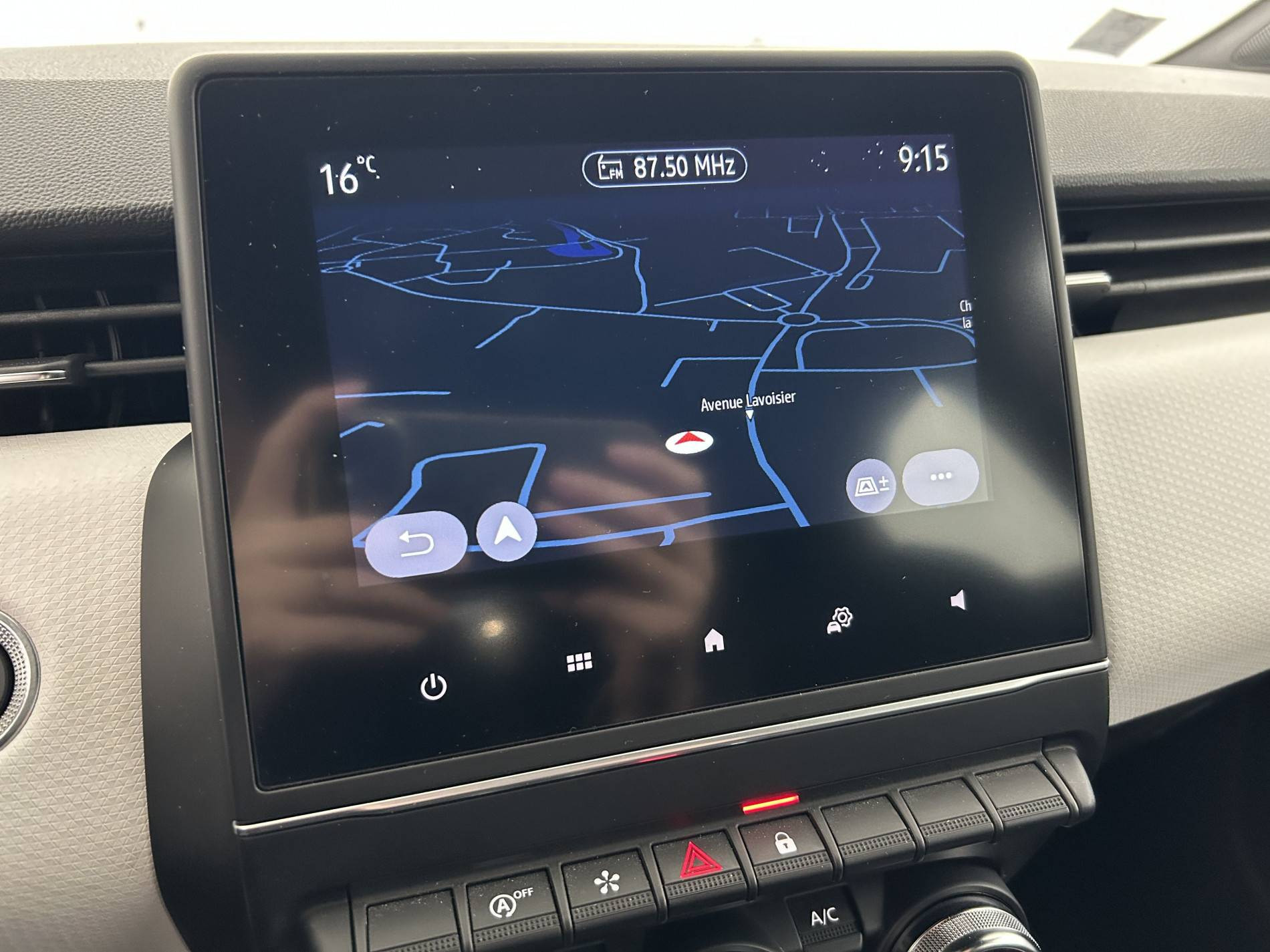 Vente en ligne Renault Clio 5 Clio TCe 90 - 21 au prix de 12 790 €