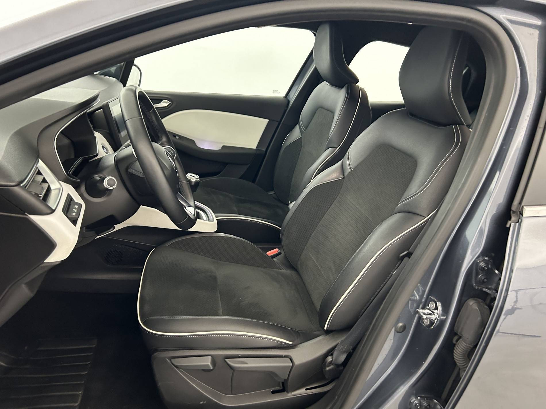 Vente en ligne Renault Clio 5 Clio TCe 90 - 21 au prix de 13 790 €