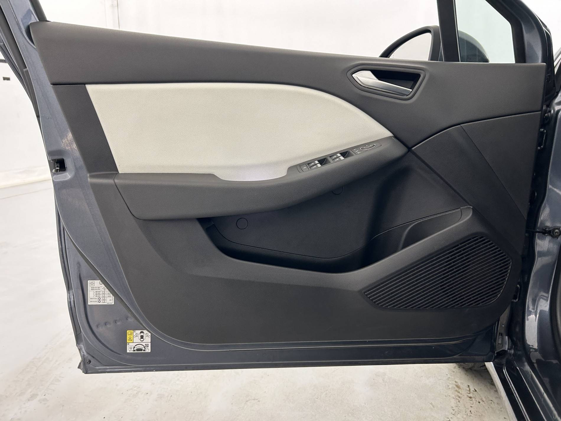 Vente en ligne Renault Clio 5 Clio TCe 90 - 21 au prix de 13 790 €