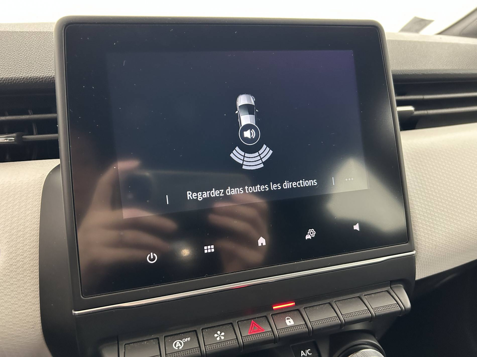 Vente en ligne Renault Clio 5 Clio TCe 90 - 21 au prix de 12 790 €