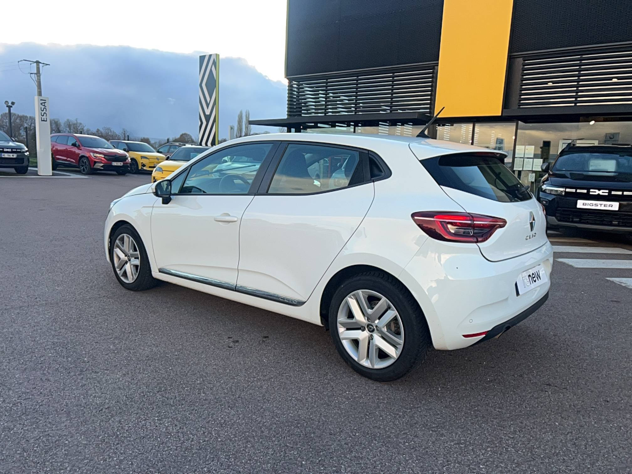 Vente en ligne Renault Clio 5 Clio Blue dCi 100 - 21N au prix de 13 991 €