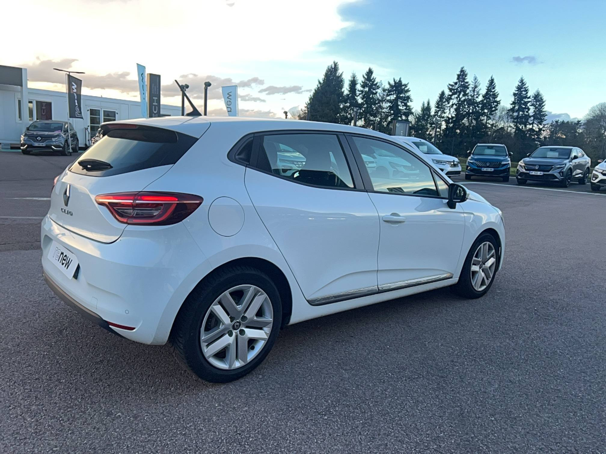 Vente en ligne Renault Clio 5 Clio Blue dCi 100 - 21N au prix de 13 991 €