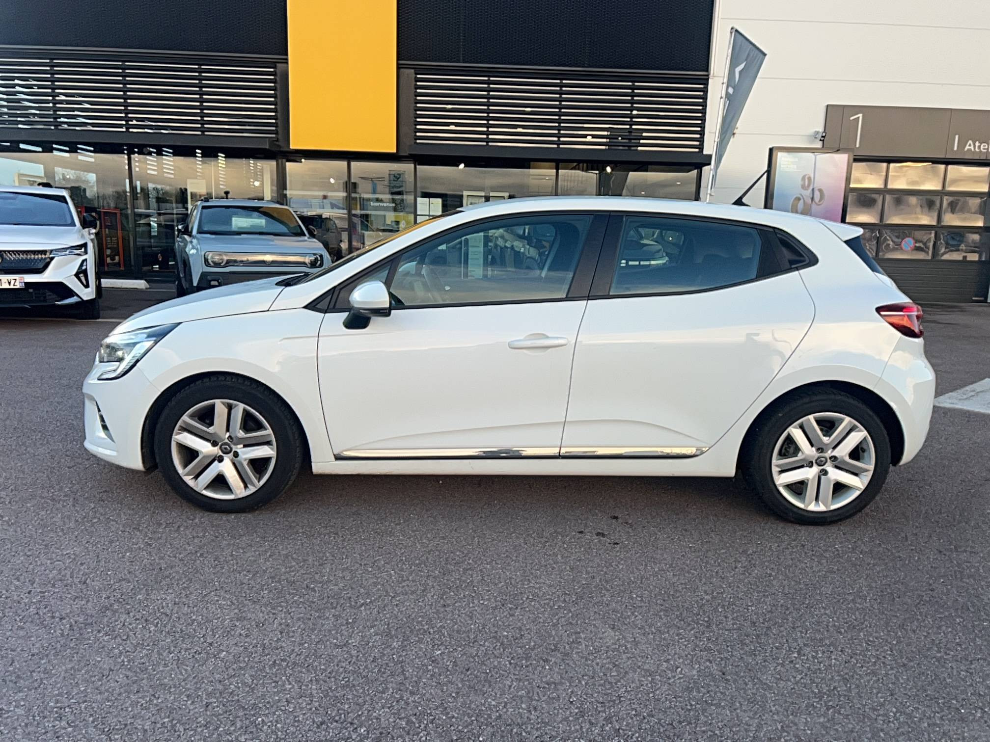 Vente en ligne Renault Clio 5 Clio Blue dCi 100 - 21N au prix de 13 991 €