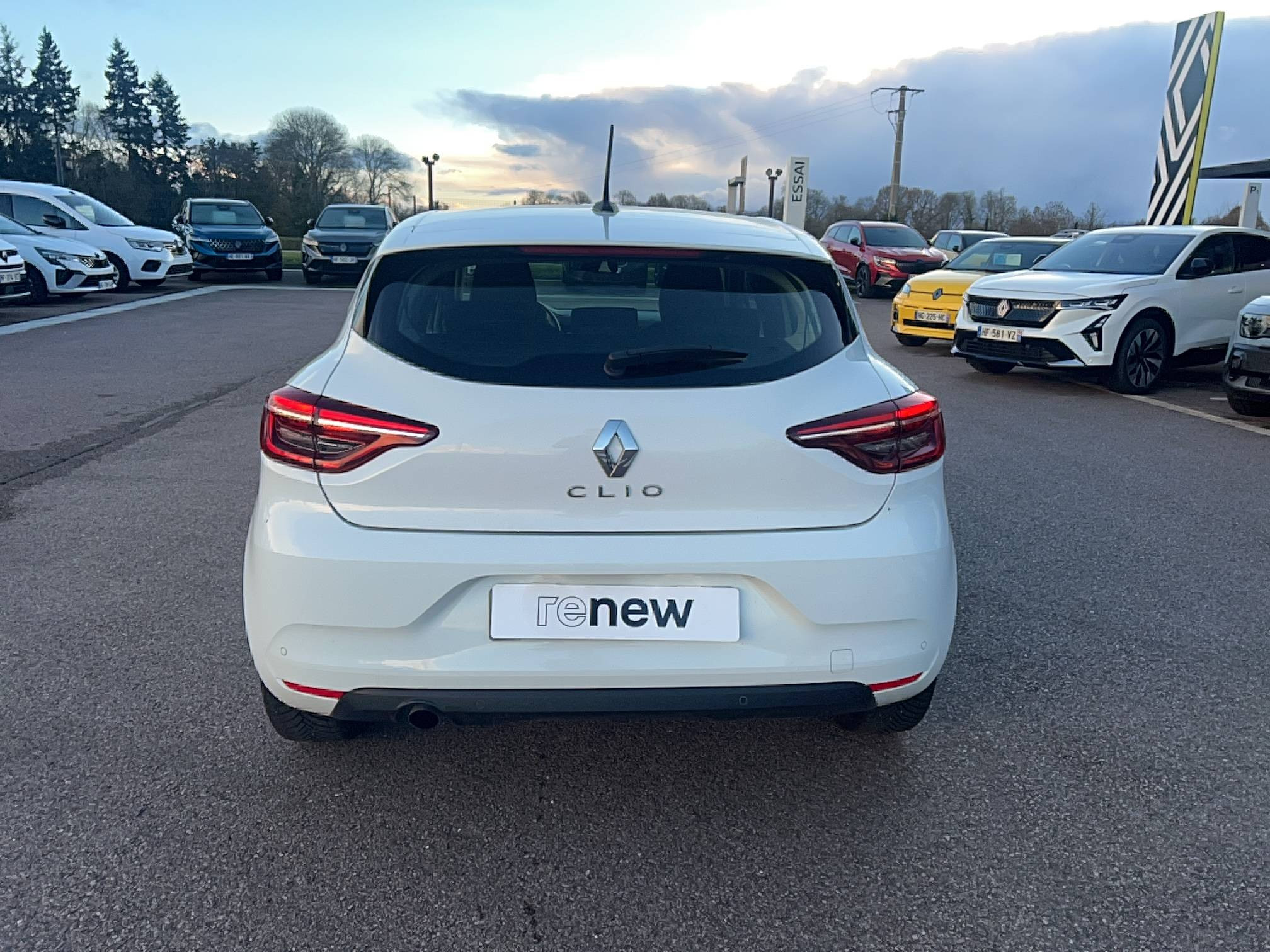 Vente en ligne Renault Clio 5 Clio Blue dCi 100 - 21N au prix de 13 991 €