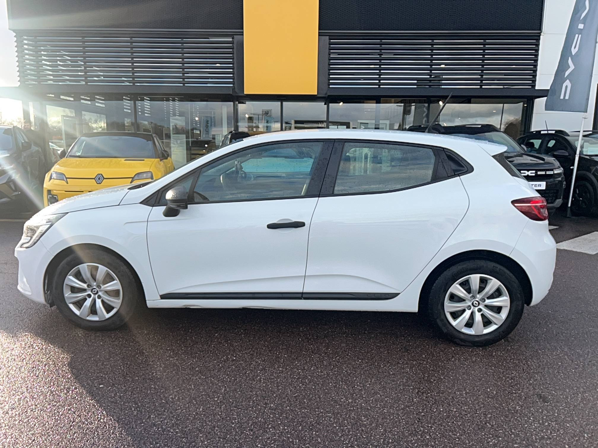 Vente en ligne Renault Clio 5 Clio SCe 65 au prix de 13 191 €