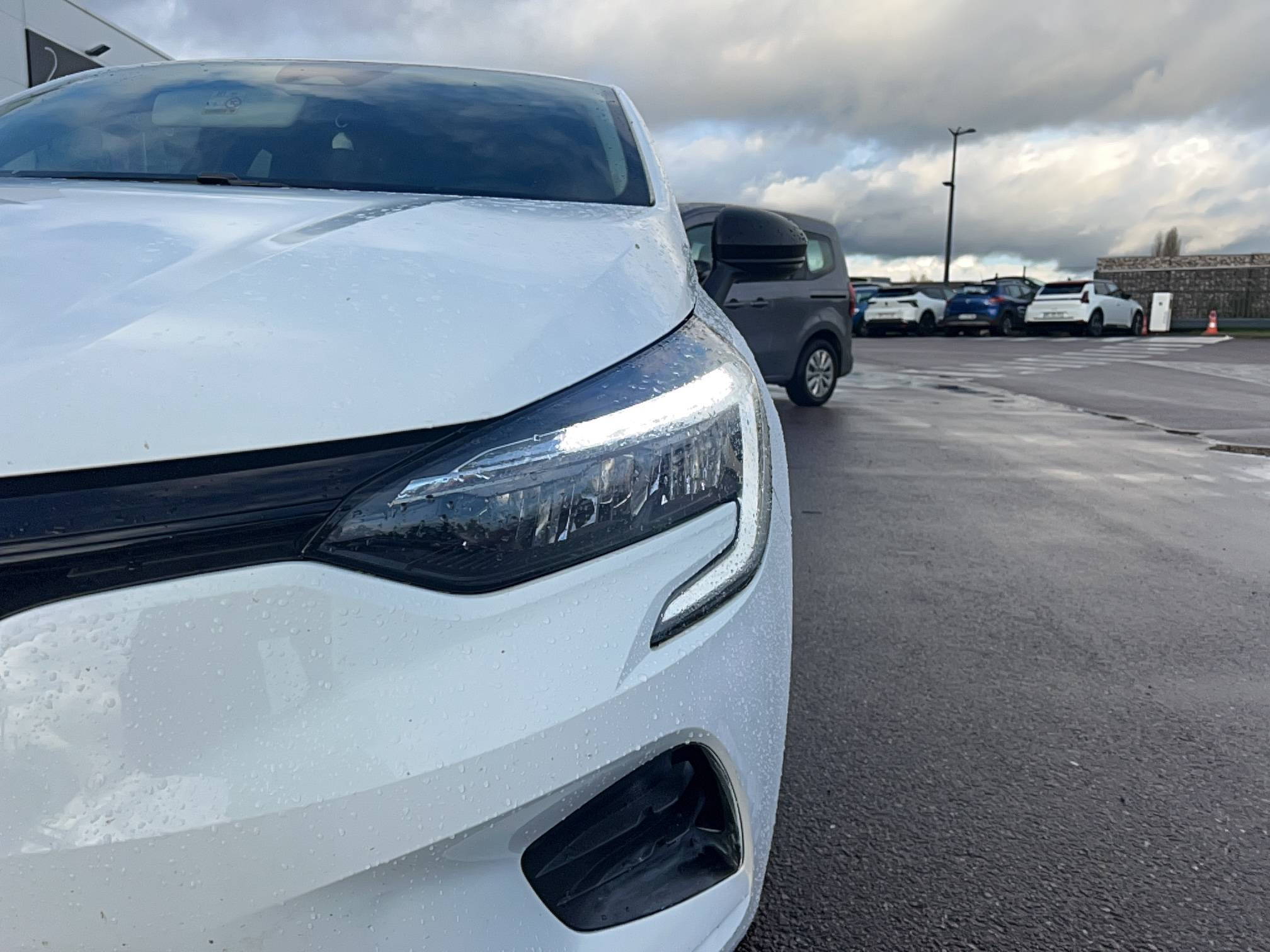 Vente en ligne Renault Clio 5 Clio SCe 65 au prix de 13 191 €