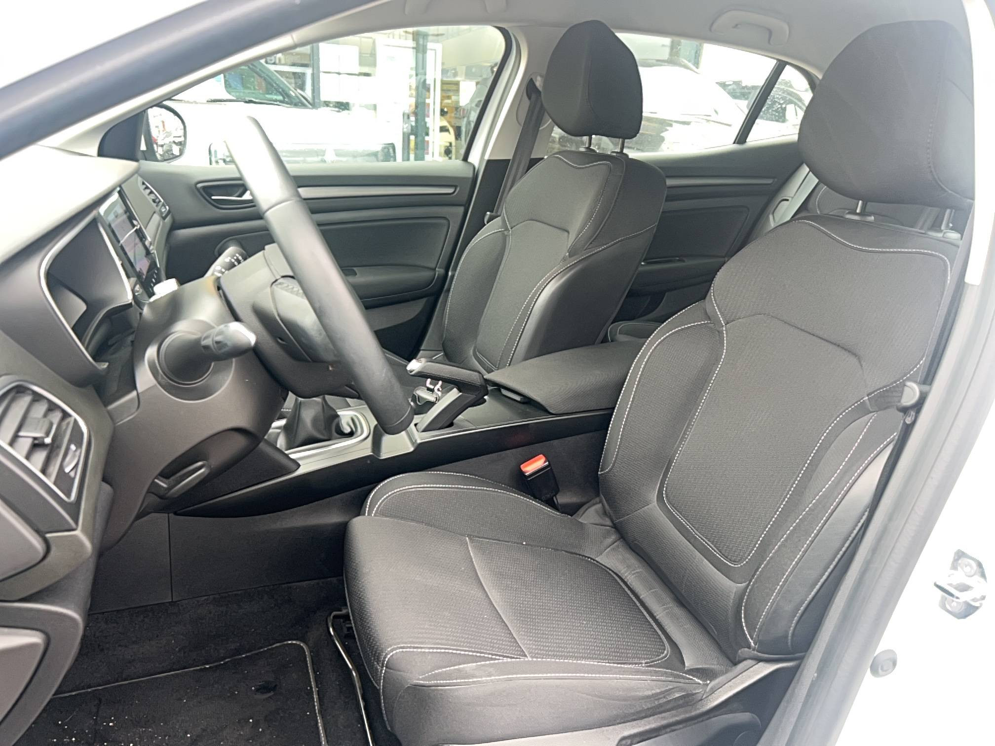 Vente en ligne Renault Megane 4 Mégane IV Berline Blue dCi 115 - 21N au prix de 18 491 €