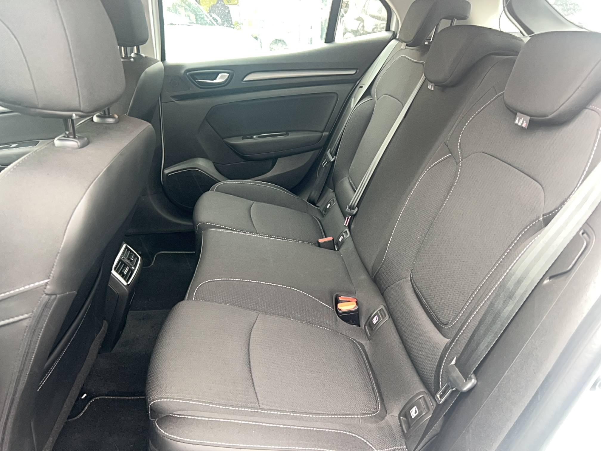 Vente en ligne Renault Megane 4 Mégane IV Berline Blue dCi 115 - 21N au prix de 18 491 €