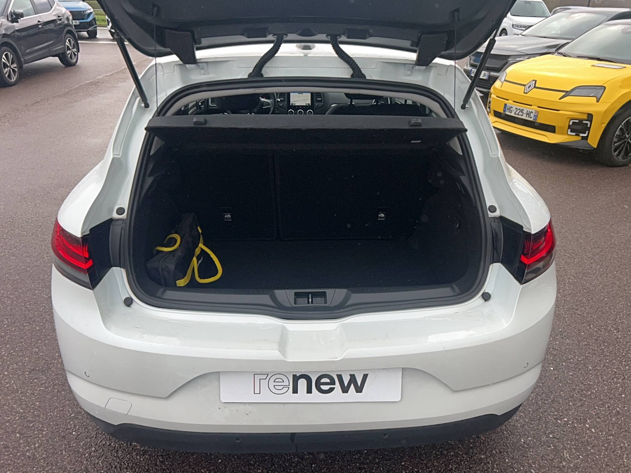 Vente en ligne Renault Megane 4 Mégane IV Berline Blue dCi 115 - 21N au prix de 18 491 €