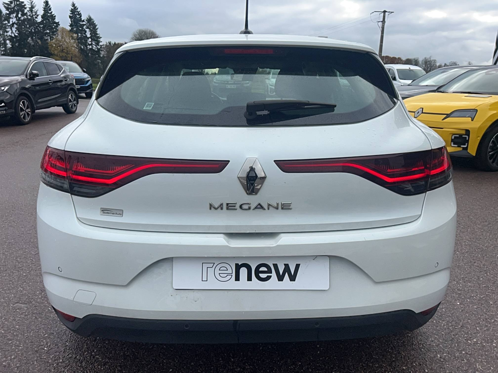Vente en ligne Renault Megane 4 Mégane IV Berline Blue dCi 115 - 21N au prix de 18 491 €