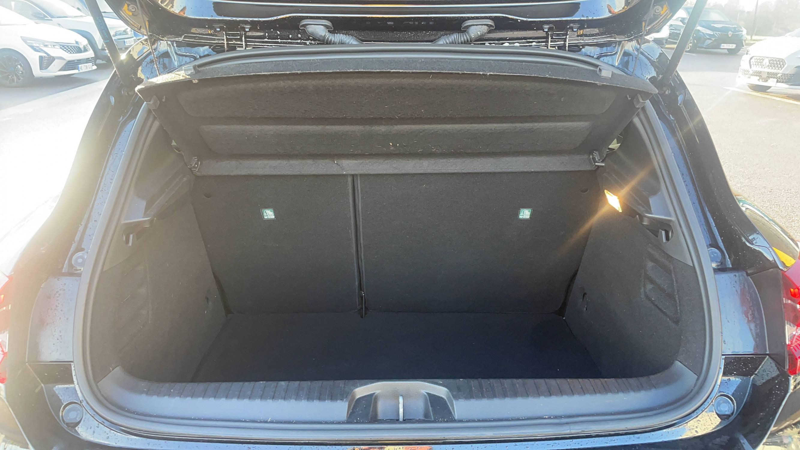 Vente en ligne Renault Clio 5 Clio E-Tech hybride 145 au prix de 18 949 €