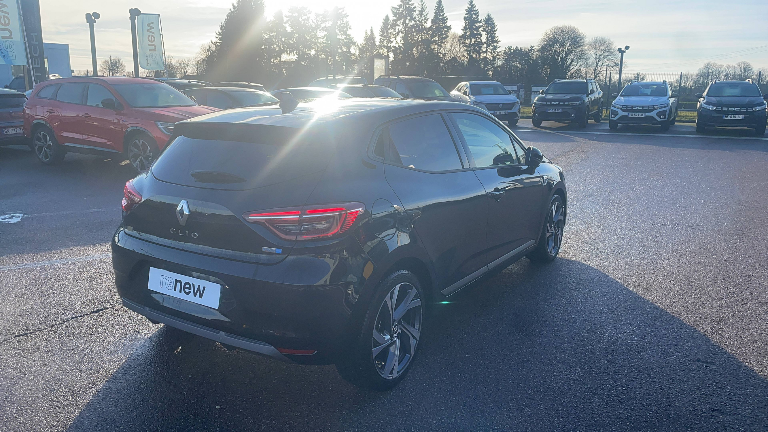 Vente en ligne Renault Clio 5 Clio E-Tech hybride 145 au prix de 18 949 €