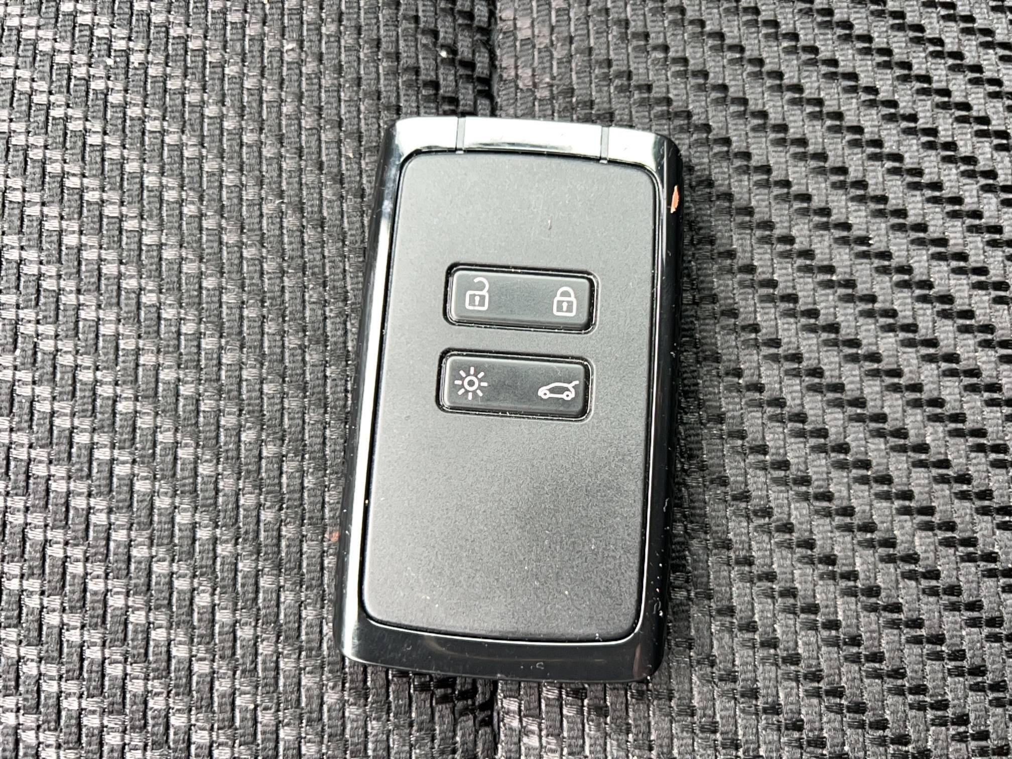 Vente en ligne Renault Espace Espace E-Tech hybrid 200 au prix de 32 991 €