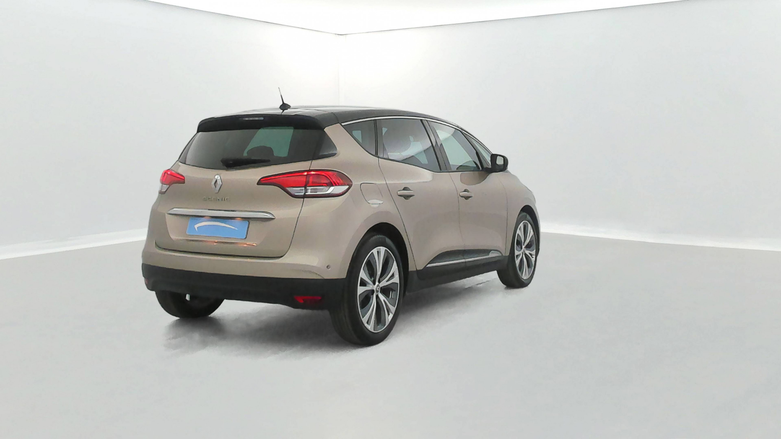 Vente en ligne Renault Scenic 4 Scenic TCe 140 Energy EDC au prix de 16 491 €