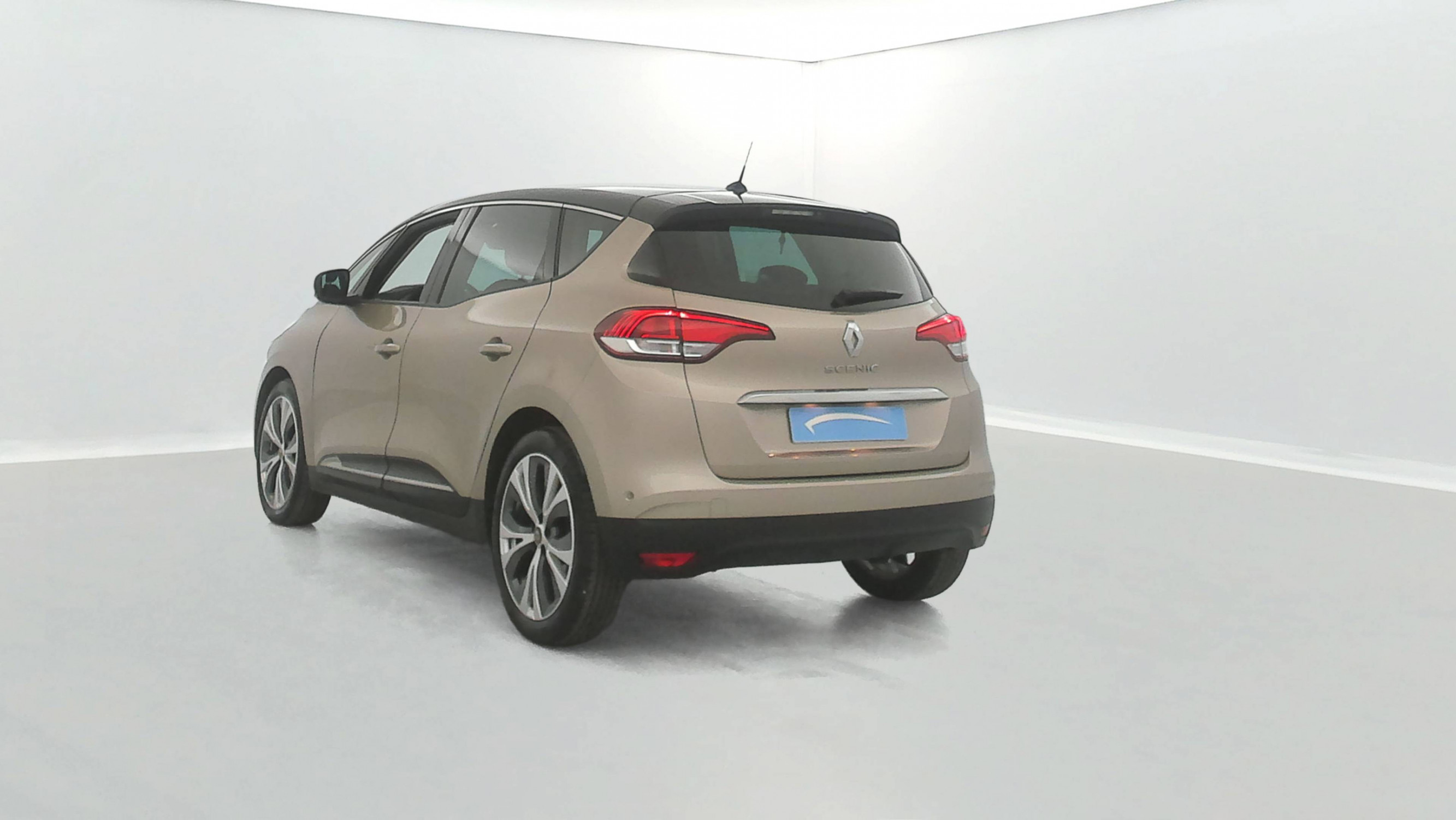 Vente en ligne Renault Scenic 4 Scenic TCe 140 Energy EDC au prix de 16 491 €