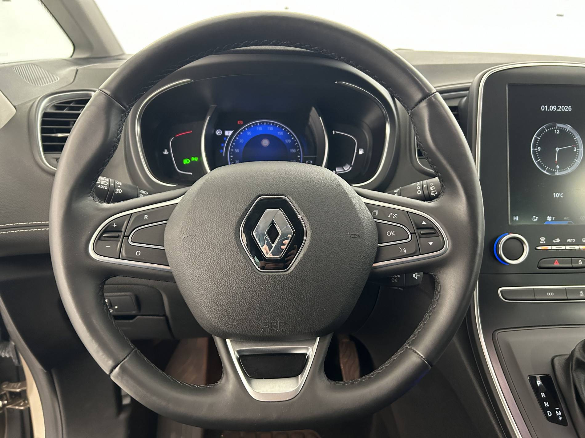 Vente en ligne Renault Scenic 4 Scenic TCe 140 Energy EDC au prix de 16 491 €