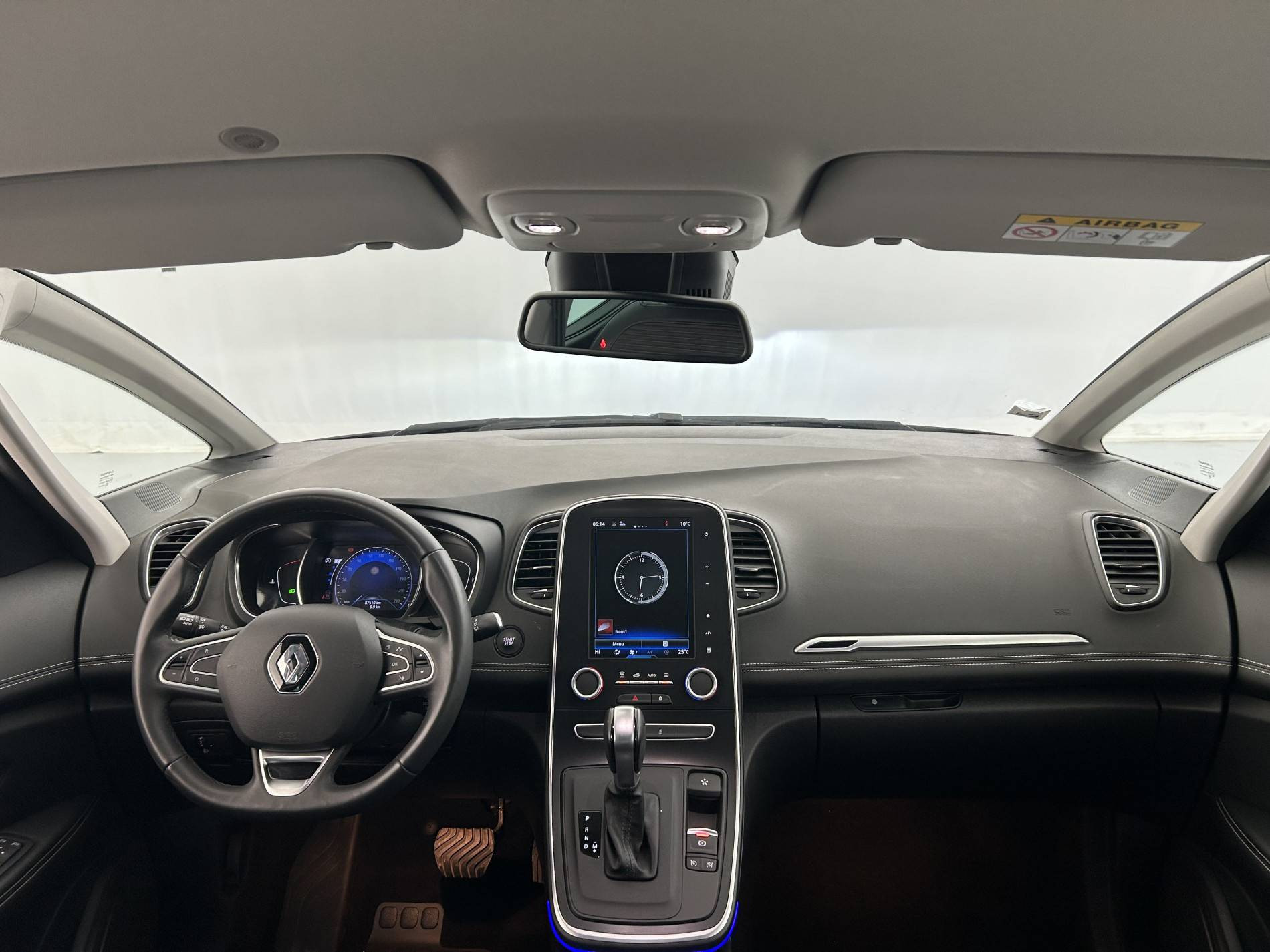 Vente en ligne Renault Scenic 4 Scenic TCe 140 Energy EDC au prix de 16 491 €