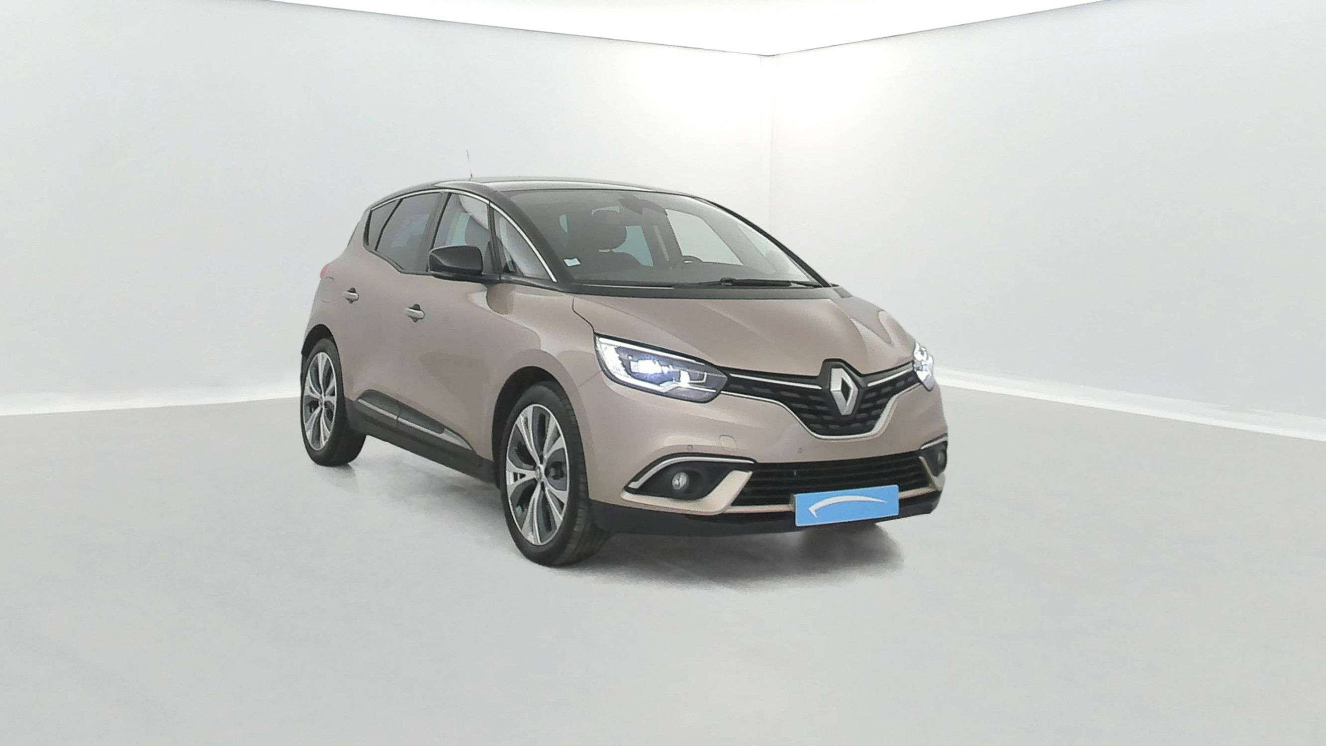 Vente en ligne Renault Scenic 4 Scenic TCe 140 Energy EDC au prix de 16 491 €