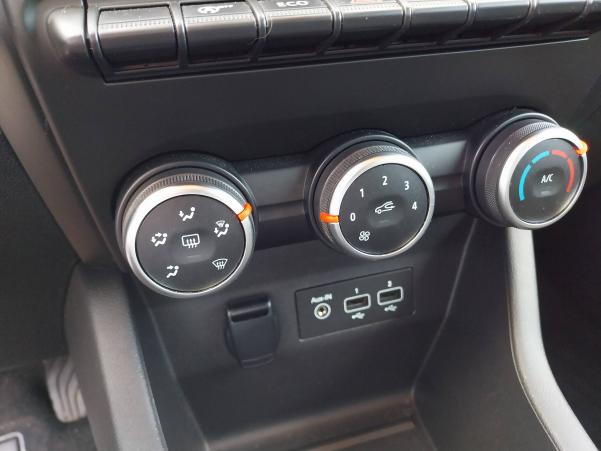 Vente en ligne Renault Clio 5 Clio TCe 90 - 21N au prix de 13 981 €