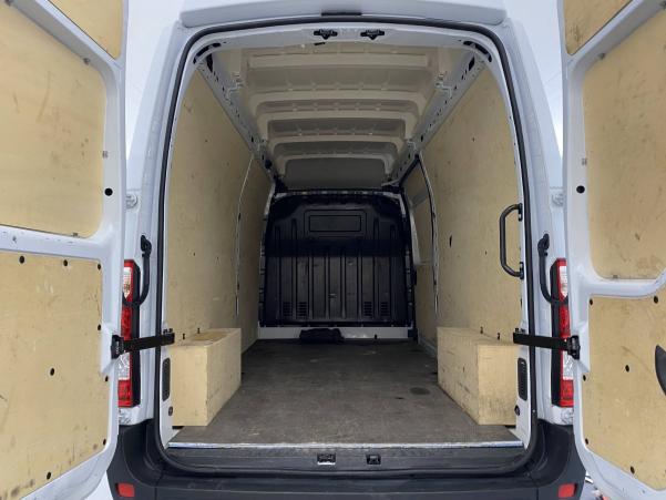 Vente en ligne Renault Master 3 Fourgon MASTER FGN TRAC F3500 L3H3 BLUE DCI 145 au prix de 26 497 €