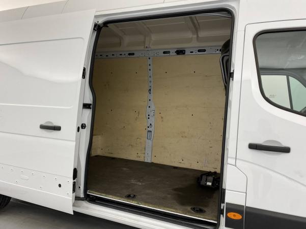 Vente en ligne Renault Master 3 Fourgon MASTER FGN TRAC F3500 L3H3 BLUE DCI 145 au prix de 26 497 €