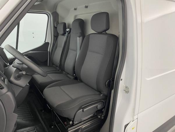 Vente en ligne Renault Master 3 Fourgon MASTER FGN TRAC F3500 L3H3 BLUE DCI 145 au prix de 26 497 €