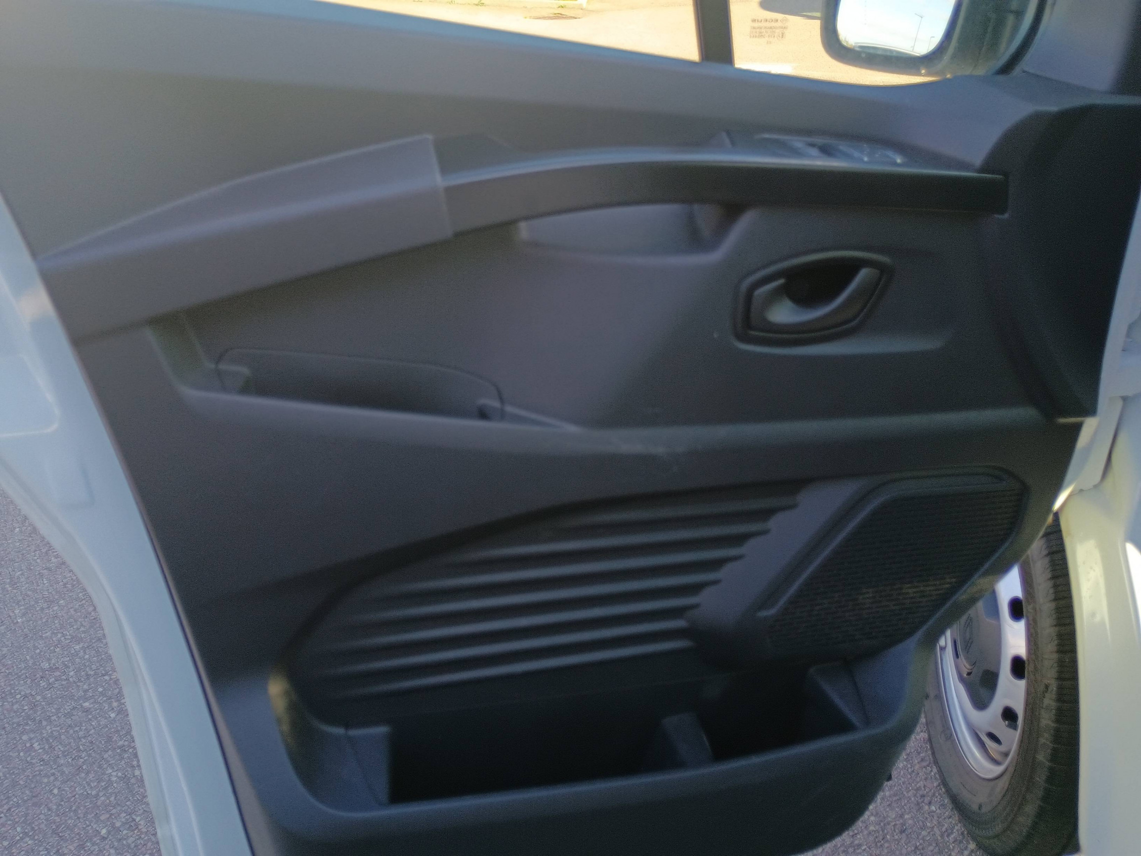 Vente en ligne Renault Trafic Cabine Approfondie TRAFIC CA L2H1 3T BLUE DCI 150 AUTO au prix de 37 490 €