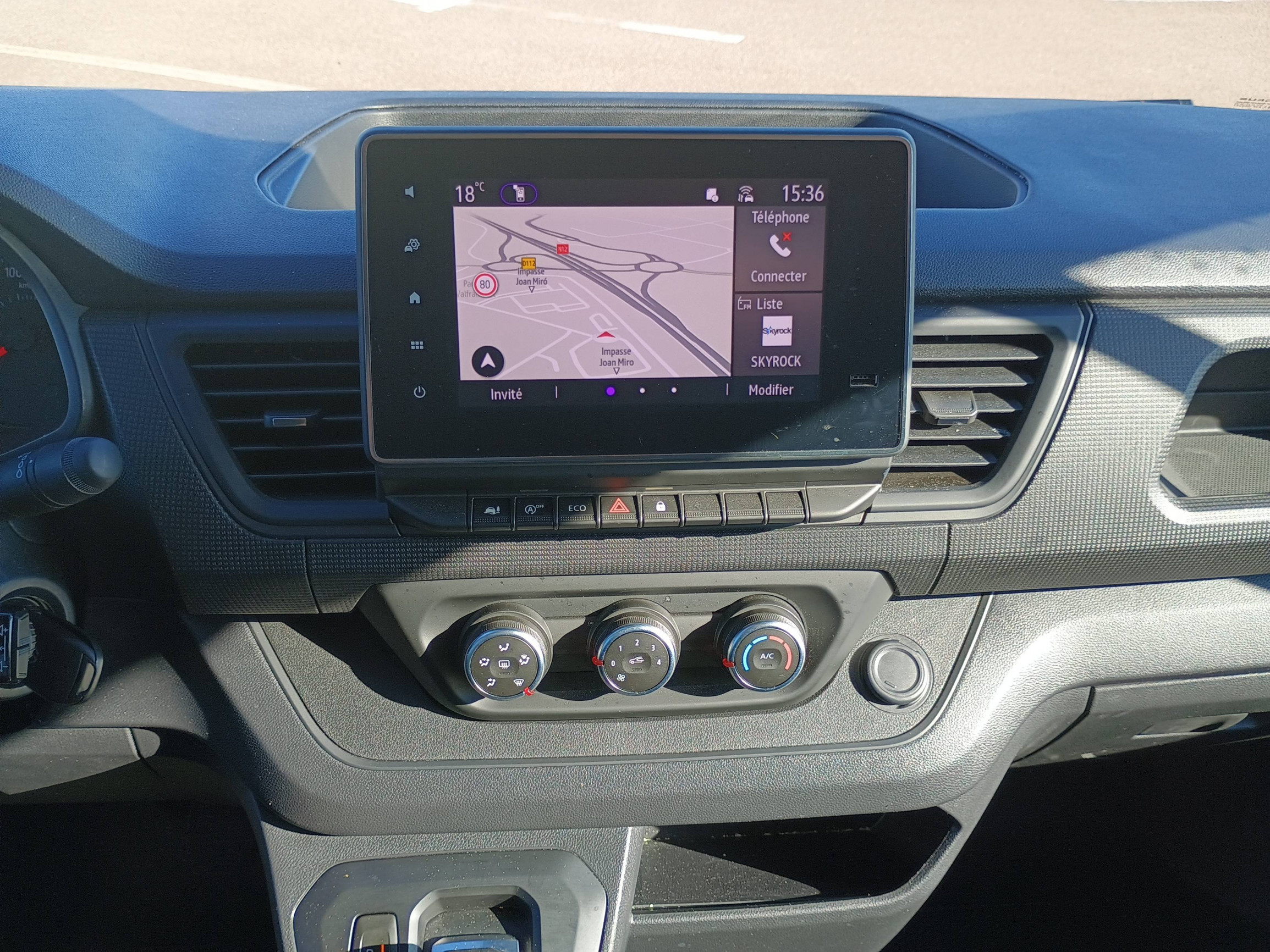 Vente en ligne Renault Trafic Cabine Approfondie TRAFIC CA L2H1 3T BLUE DCI 150 AUTO au prix de 37 490 €