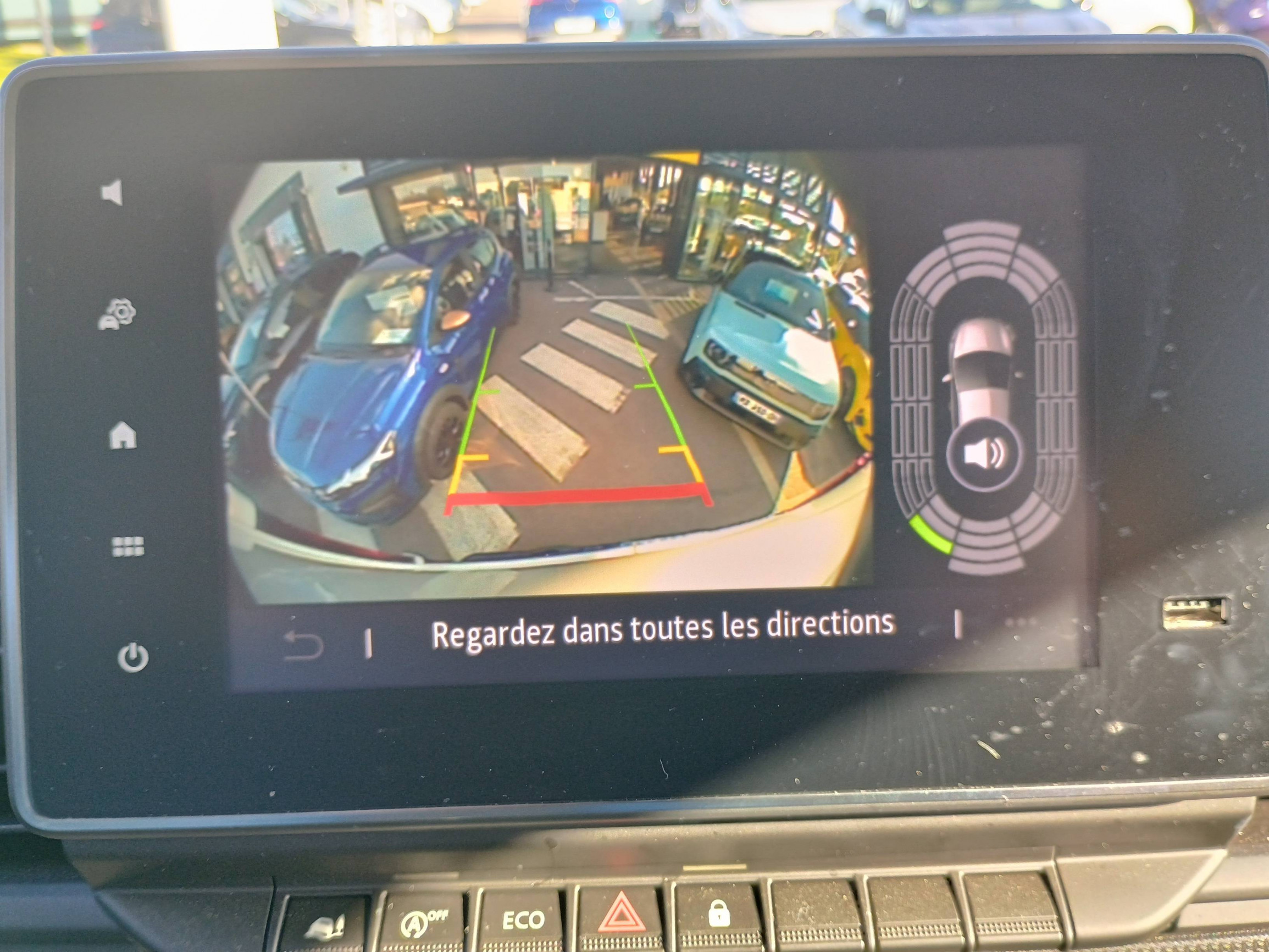 Vente en ligne Renault Trafic Cabine Approfondie TRAFIC CA L2H1 3T BLUE DCI 150 AUTO au prix de 37 490 €