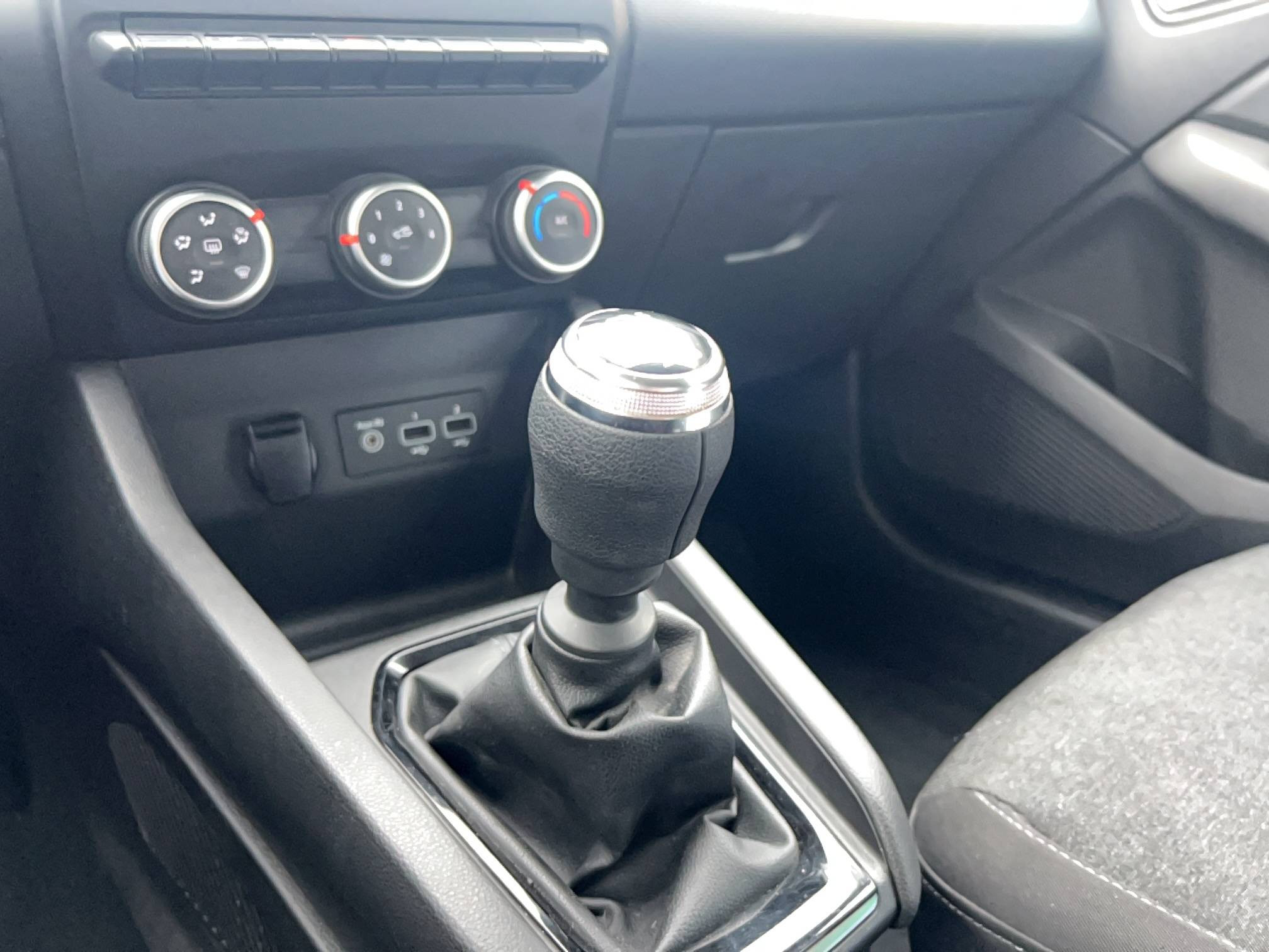 Vente en ligne Renault Clio 5 CLIO SOCIETE BLUE DCI 100 - 21N au prix de 12 991 €