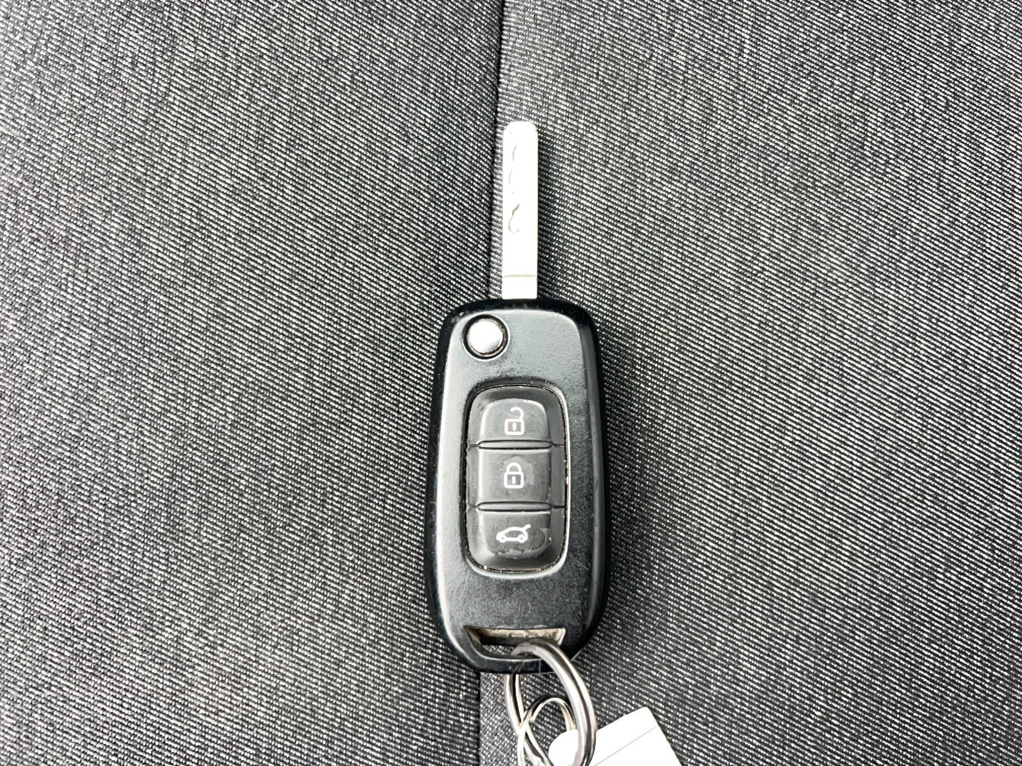 Vente en ligne Renault Clio 5 CLIO SOCIETE BLUE DCI 100 - 21N au prix de 12 991 €