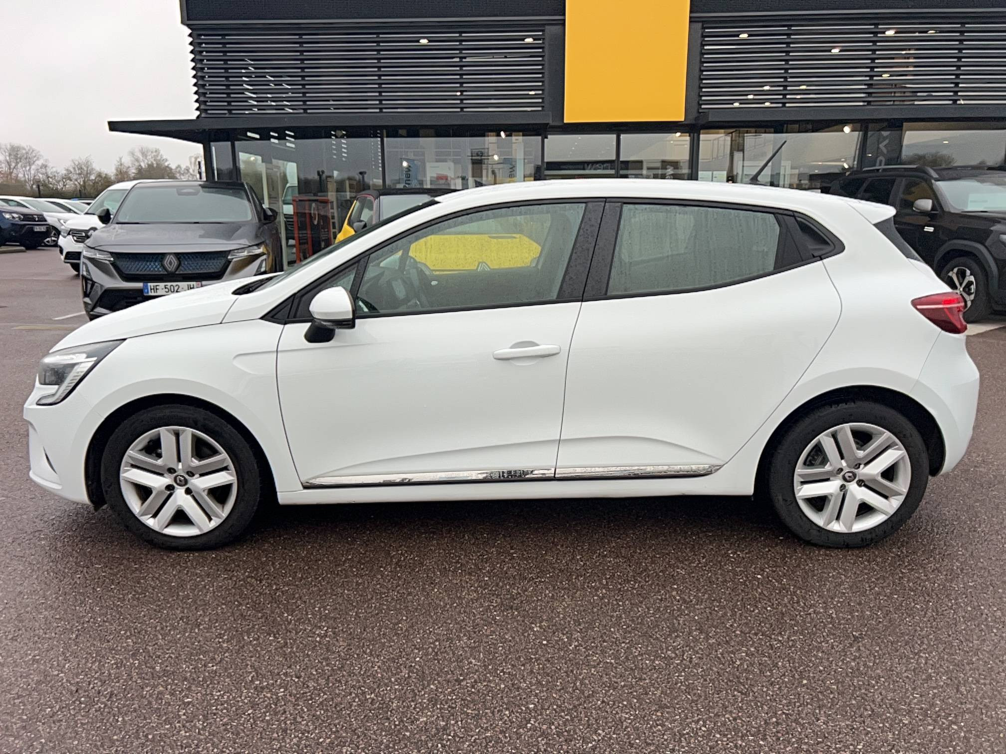 Vente en ligne Renault Clio 5 CLIO SOCIETE BLUE DCI 100 - 21N au prix de 12 991 €