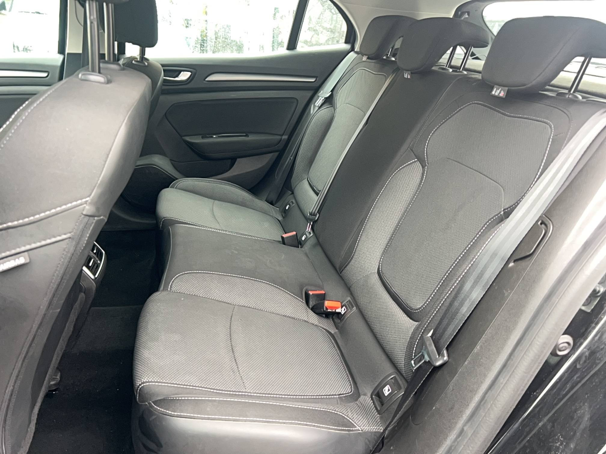 Vente en ligne Renault Megane 4  Blue dCi 115 EDC au prix de 18 491 €